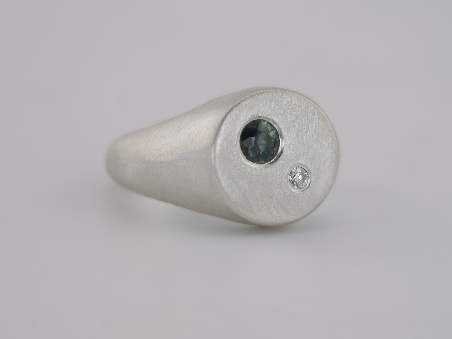 ASTRAEUS Signet Ring with Moissanite & Sapphire - Sterling Silver