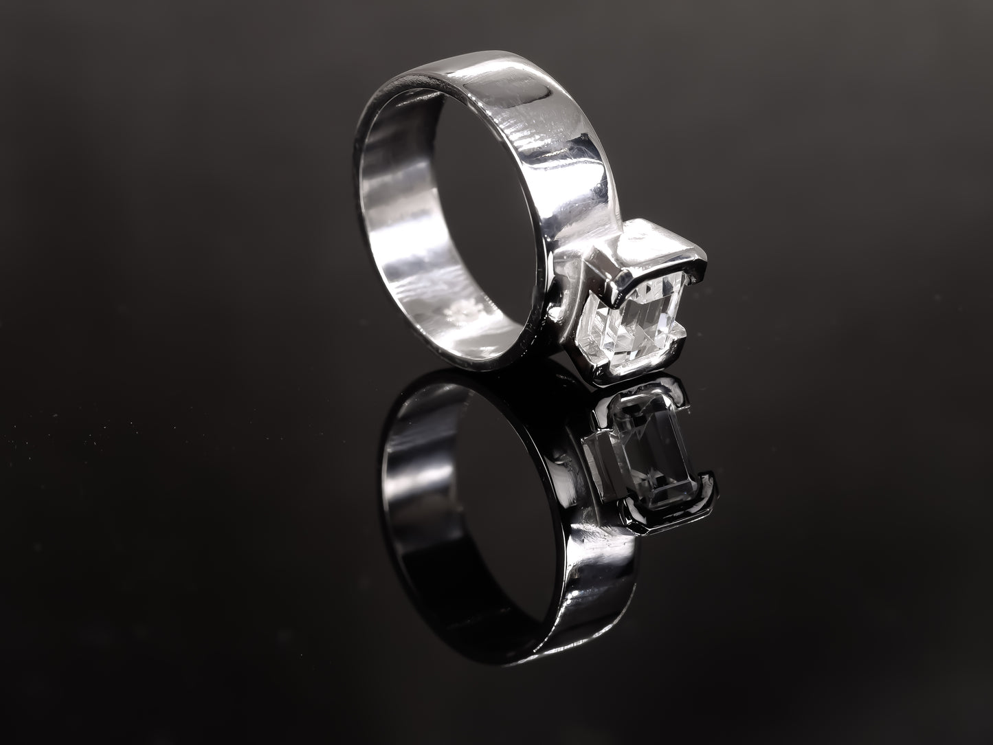 MONTECRISTO Ring - White Topaz