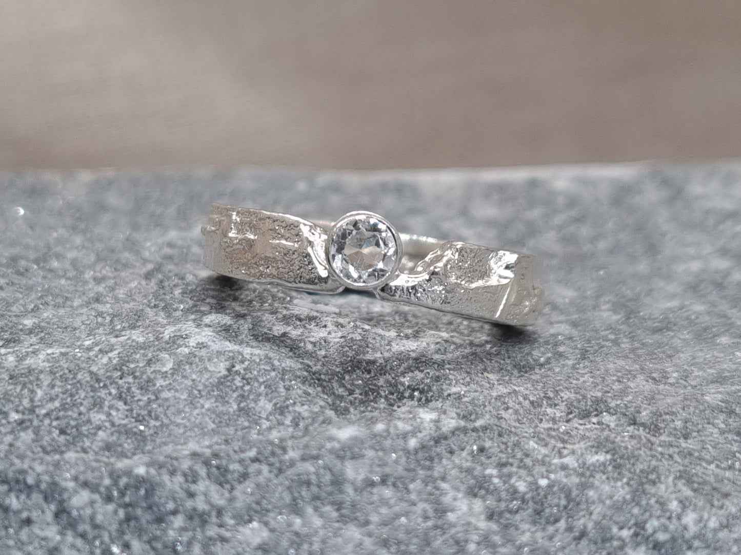 SELENE Terra Ring - White Topaz