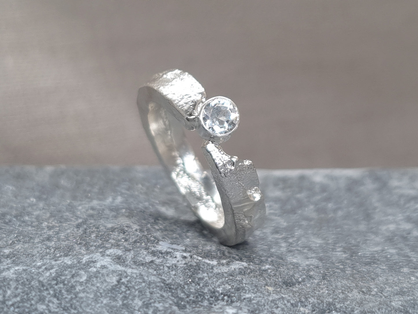 SELENE Terra Ring - White Topaz