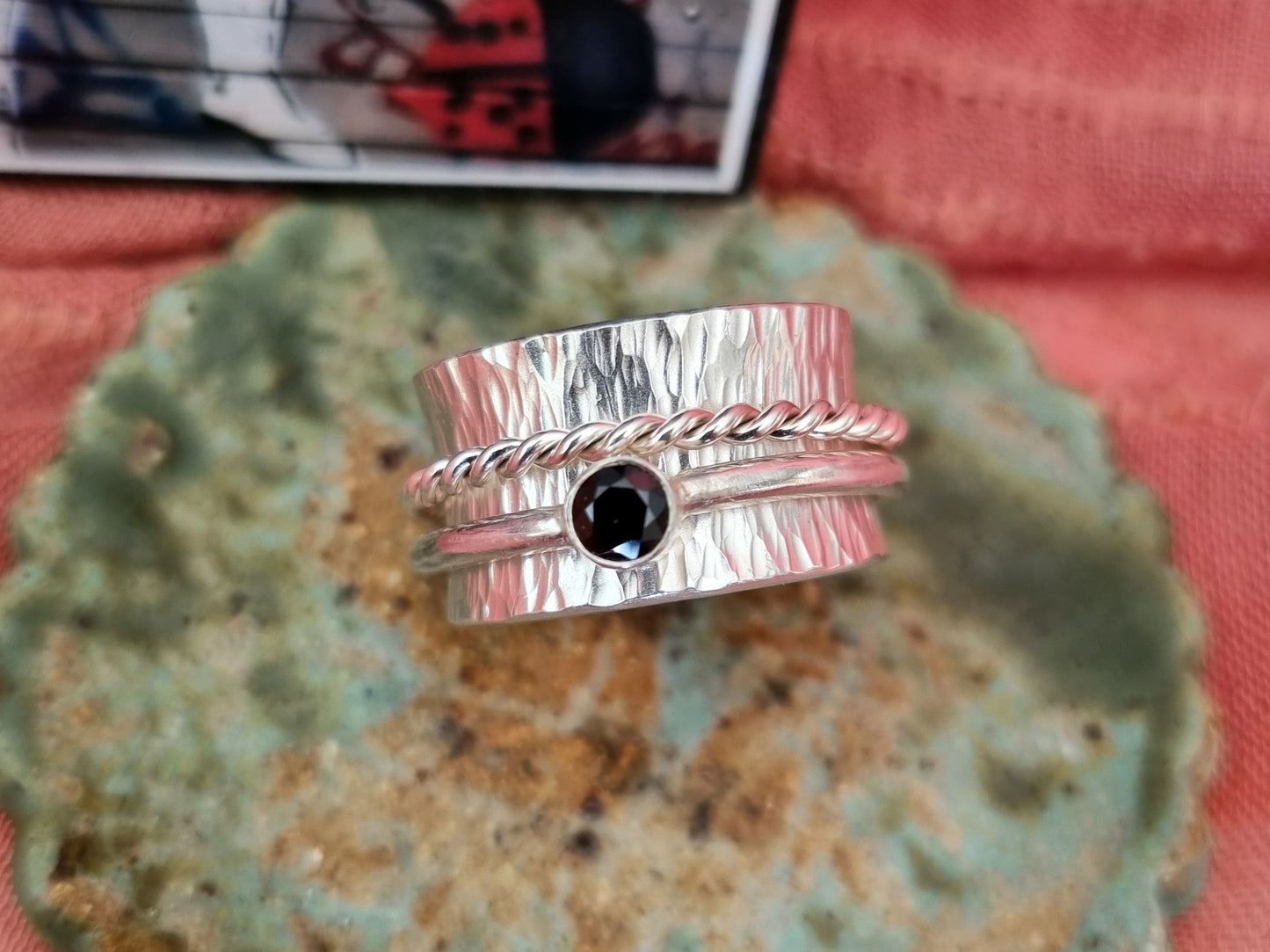 KHATIE Spinner Ring - Black Spinel