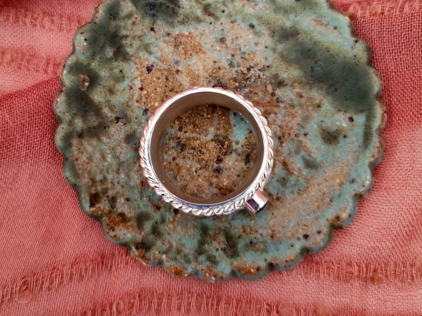 KHATIE Spinner Ring - Black Spinel