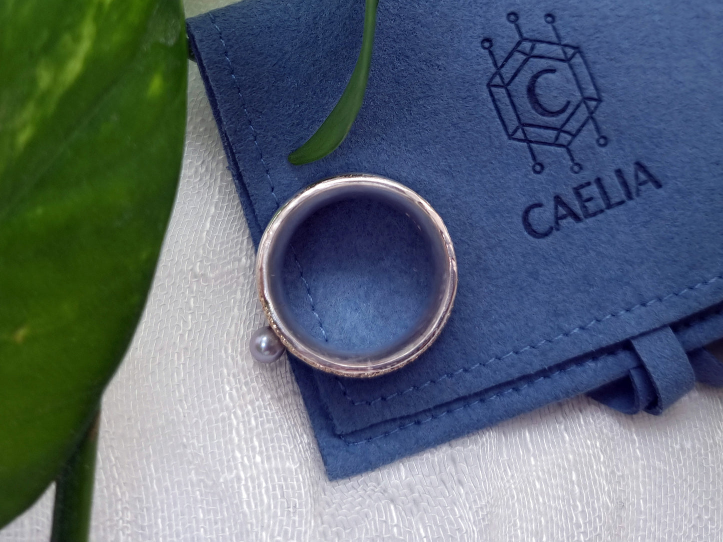ANDRINA Spinner Ring - 9k Gold