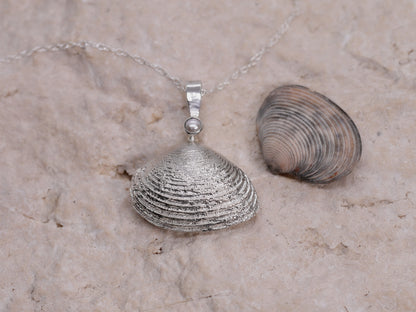 CLAM SHELL Pendant Necklace from Half Moon Bay