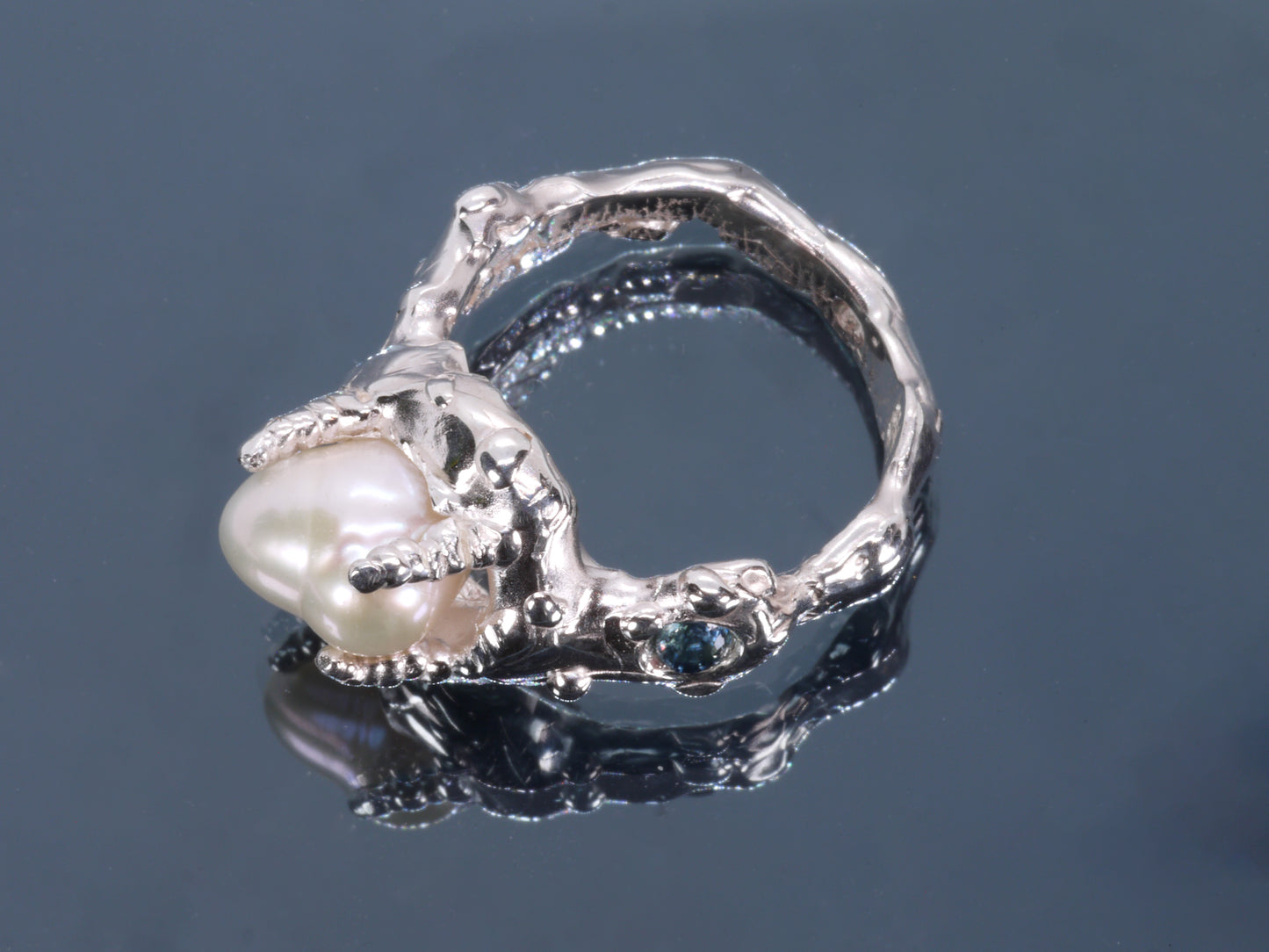 ATLANTIA Ring - Keshi Pearl & Sapphires
