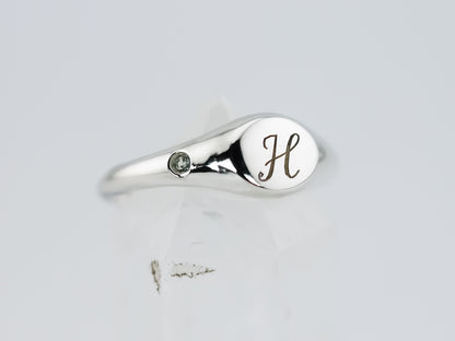Dainty Round Signet Ring with Green Sapphire - Personalised Initial