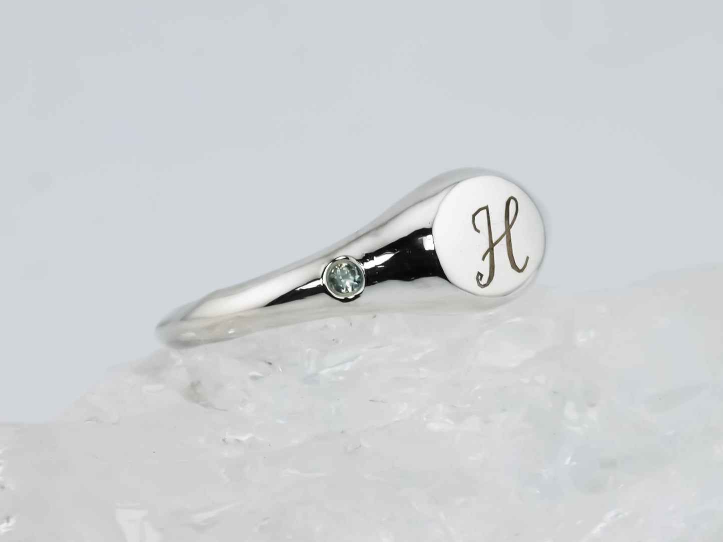 Dainty Round Signet Ring with Green Sapphire - Personalised Initial
