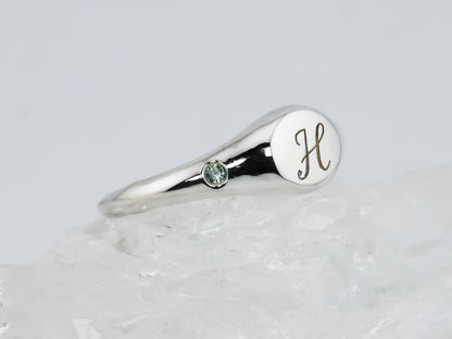 Dainty Round Signet Ring with Green Sapphire - Personalised Initial