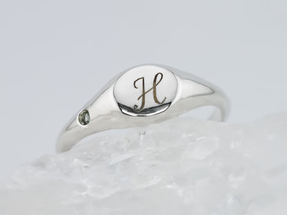 Dainty Round Signet Ring with Green Sapphire - Personalised Initial