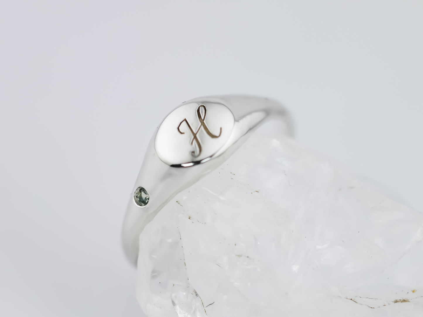 Dainty Round Signet Ring with Green Sapphire - Personalised Initial