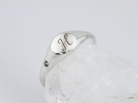 Dainty Round Signet Ring with Green Sapphire - Personalised Initial