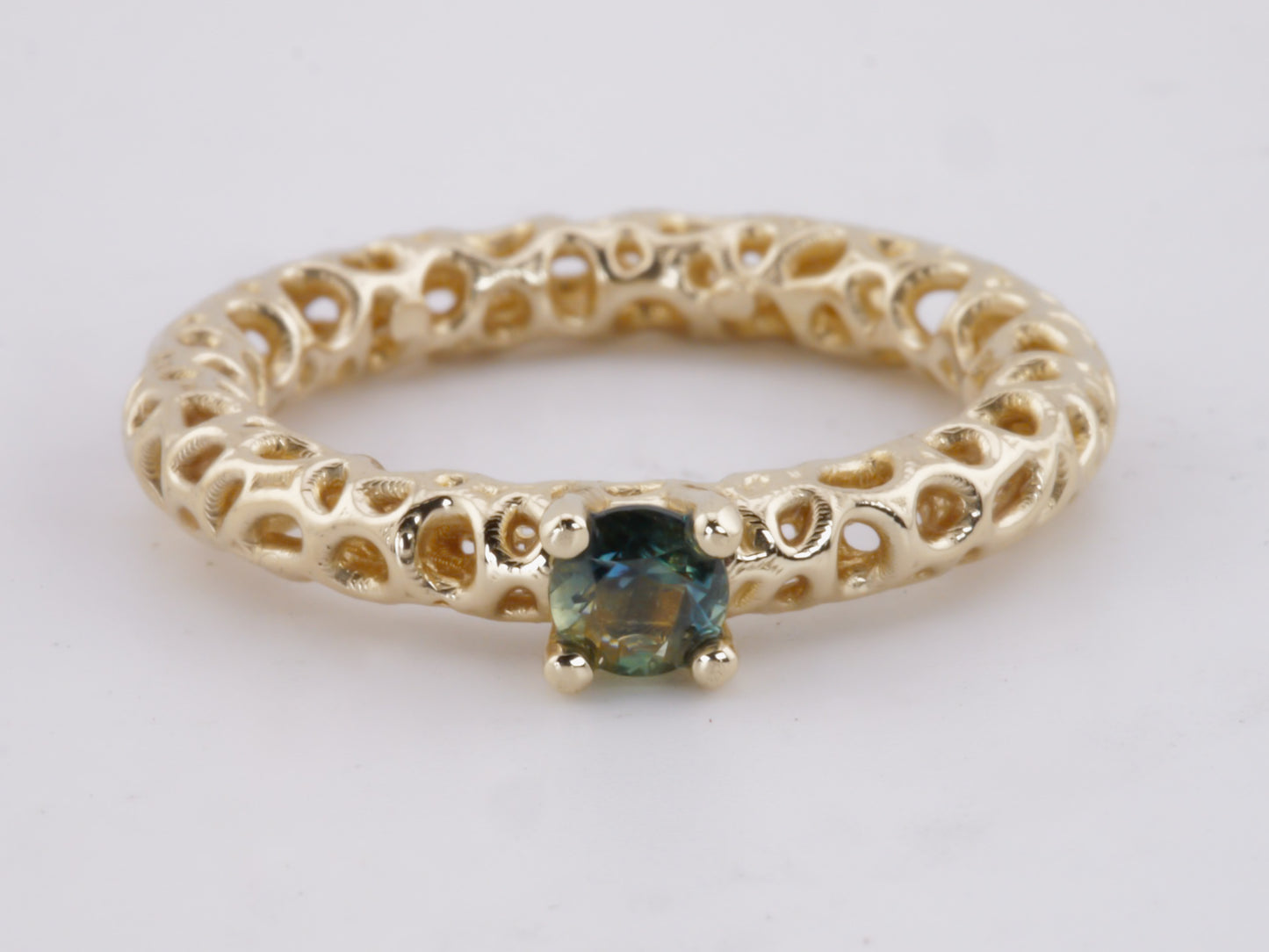 MALACOPIA Ring with Teal Sapphire