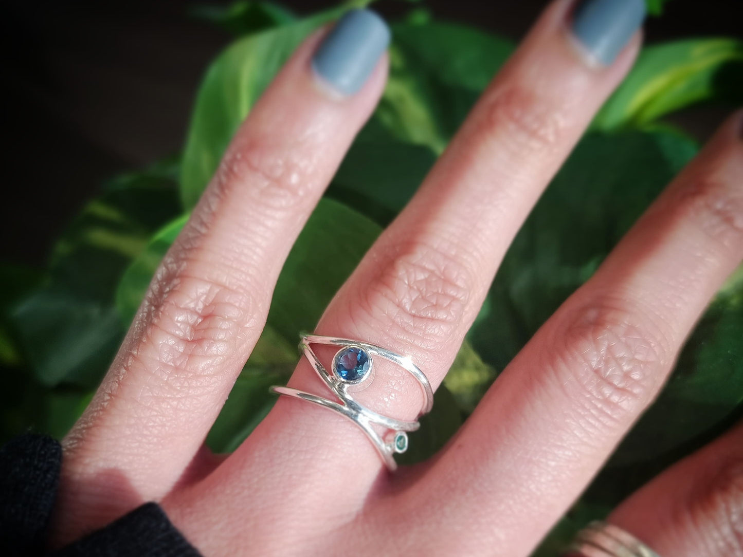 CALYPSO Wave Ring - London Blue Topaz & Emerald