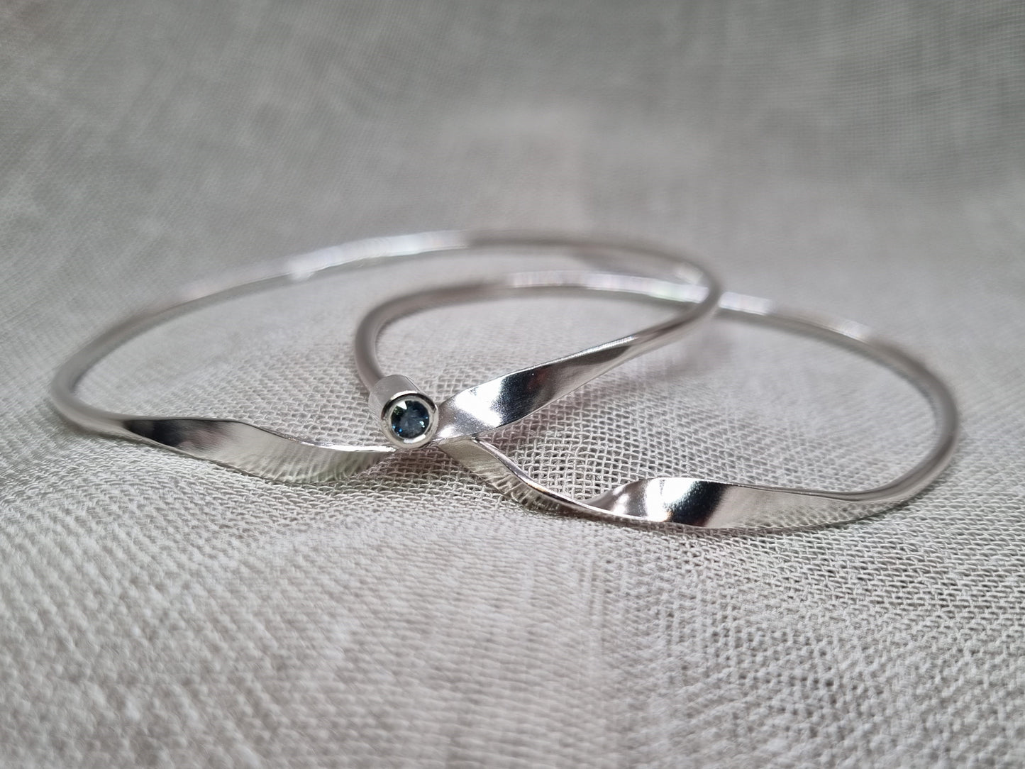 Hybrid MOBIUS Bangle