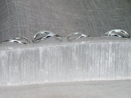KYMA Solo Wave Ring - Chunky 3mm with Sapphire