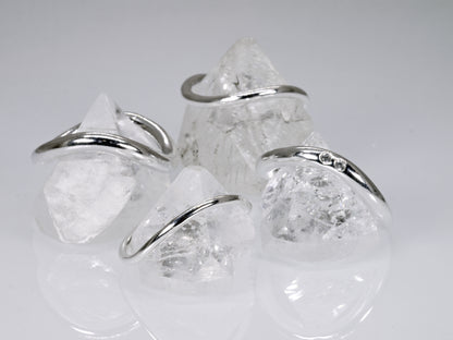 KYMA Solo Wave Ring - Chunky 3mm with Sapphire