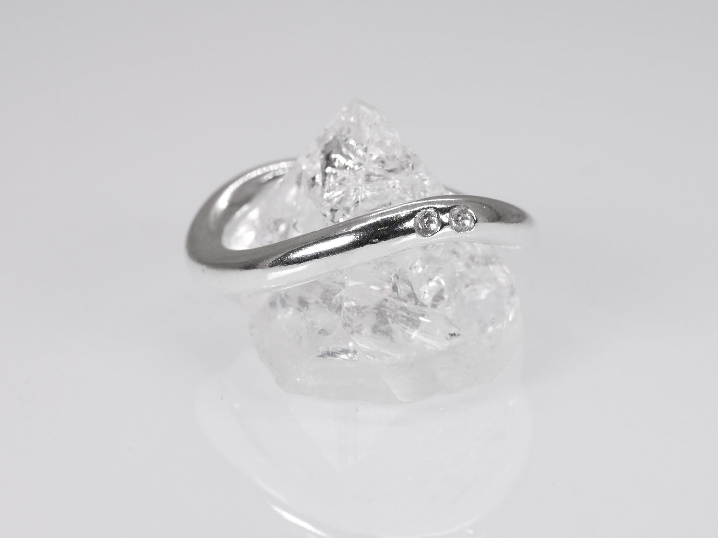 KYMA Solo Wave Ring - Chunky 3mm with Sapphire