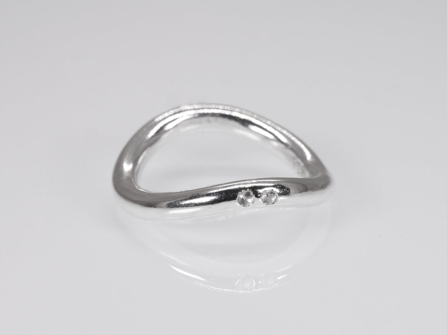 KYMA Solo Wave Ring - Chunky 3mm with Sapphire