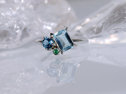 ESMERALDA Cluster Ring - Sky Blue Topaz
