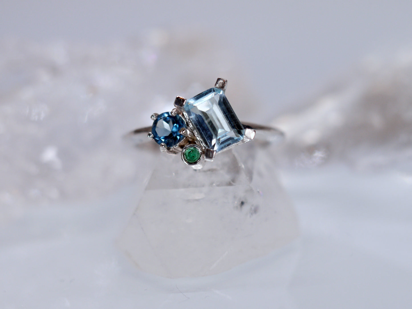 ESMERALDA Cluster Ring - Sky Blue Topaz