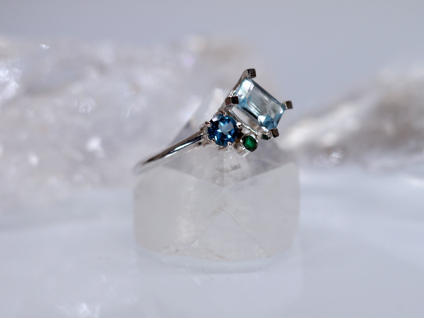 ESMERALDA Cluster Ring - Sky Blue Topaz